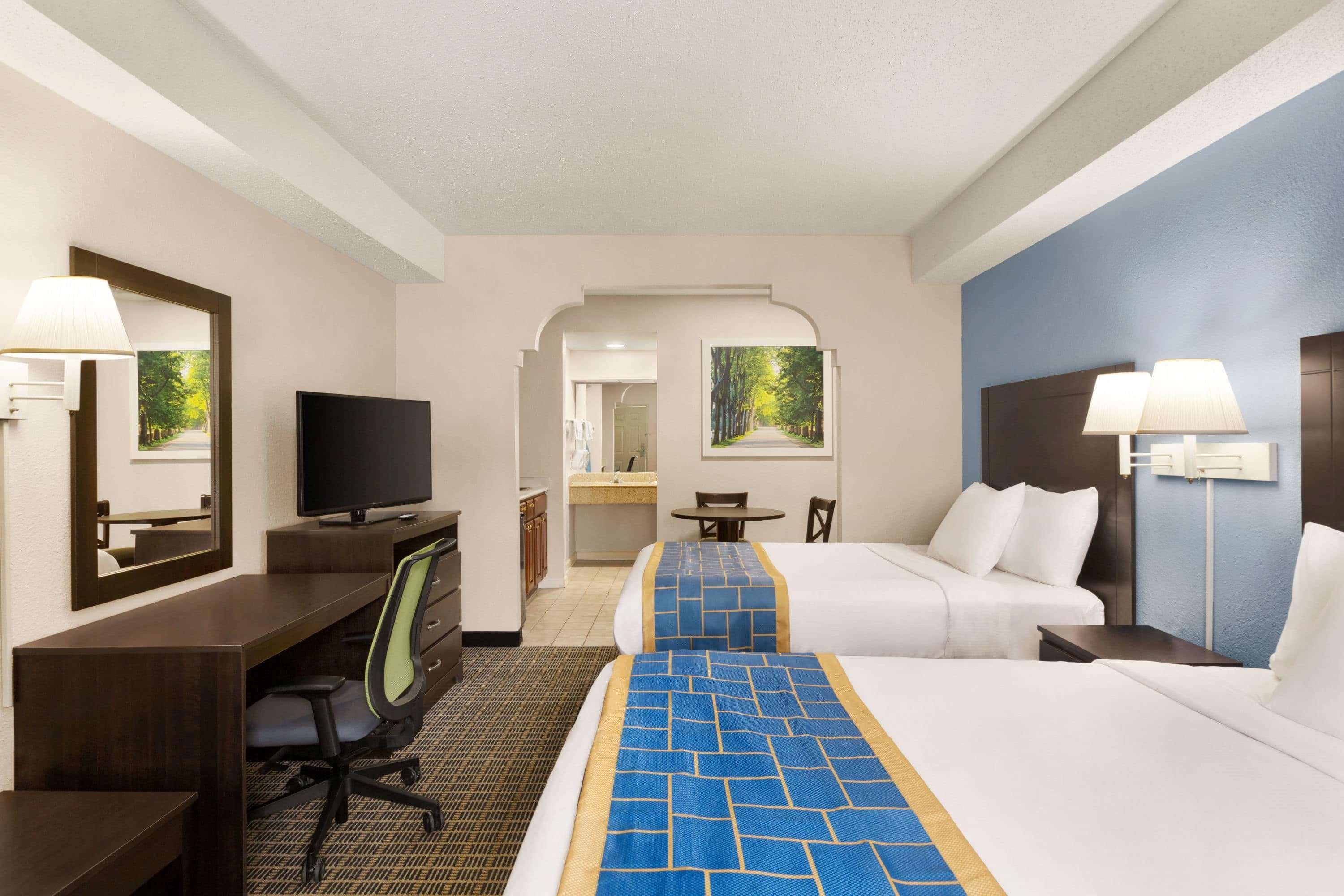 Days Inn & Suites By Wyndham Savannah Midtown Ngoại thất bức ảnh