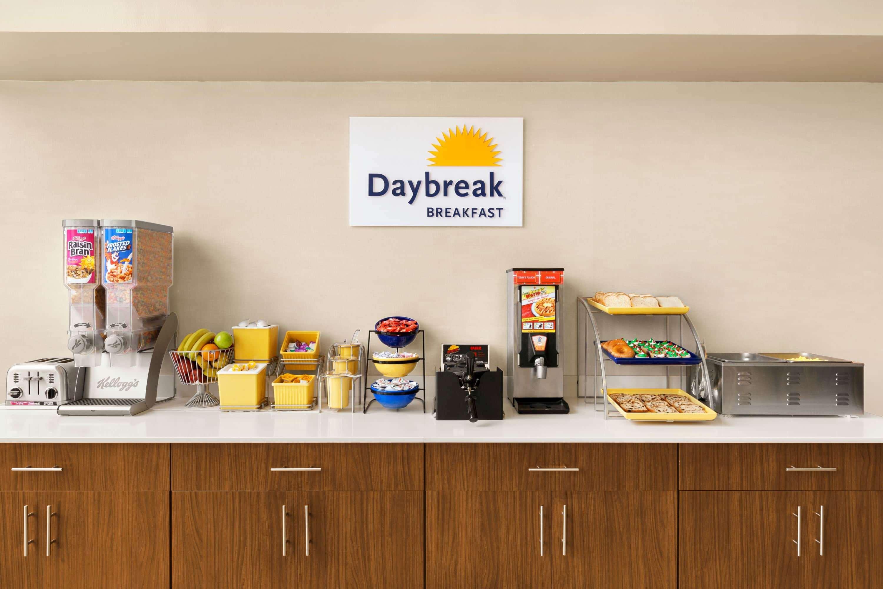 Days Inn & Suites By Wyndham Savannah Midtown Ngoại thất bức ảnh