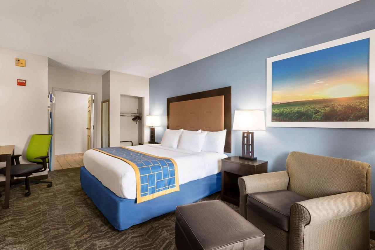 Days Inn & Suites By Wyndham Savannah Midtown Ngoại thất bức ảnh